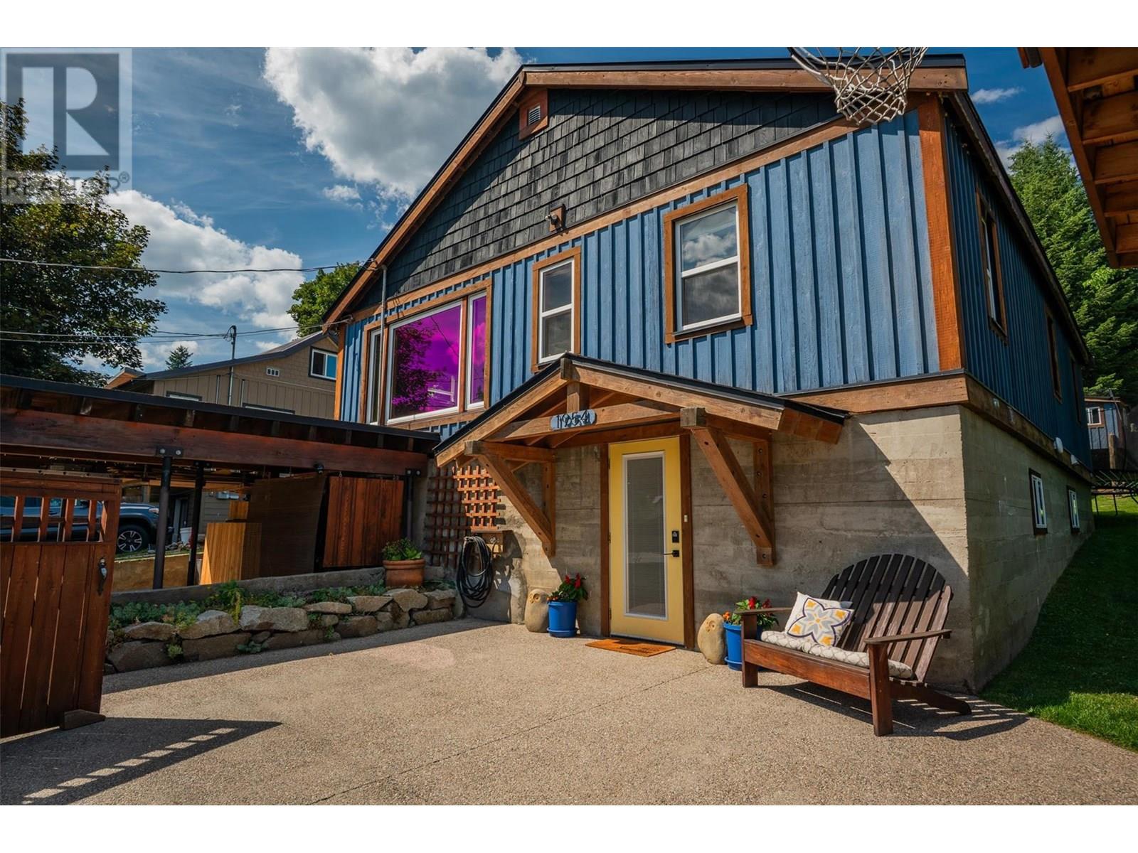 1954 Thompson Ave, Rossland, BC V0G 1Y0