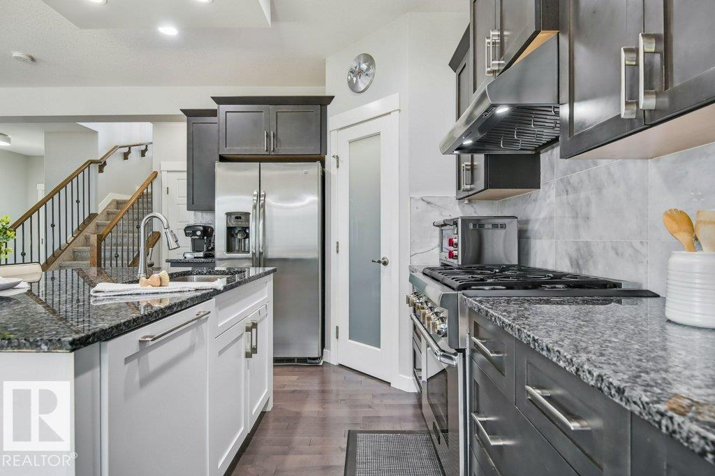 2469 Ware Cr NW, Edmonton, AB T6W 2M7