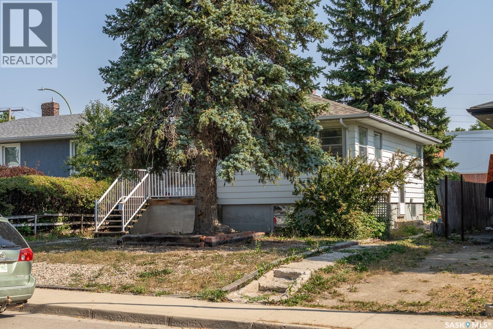 2113 Wascana St, Regina, SK S4T 4K1