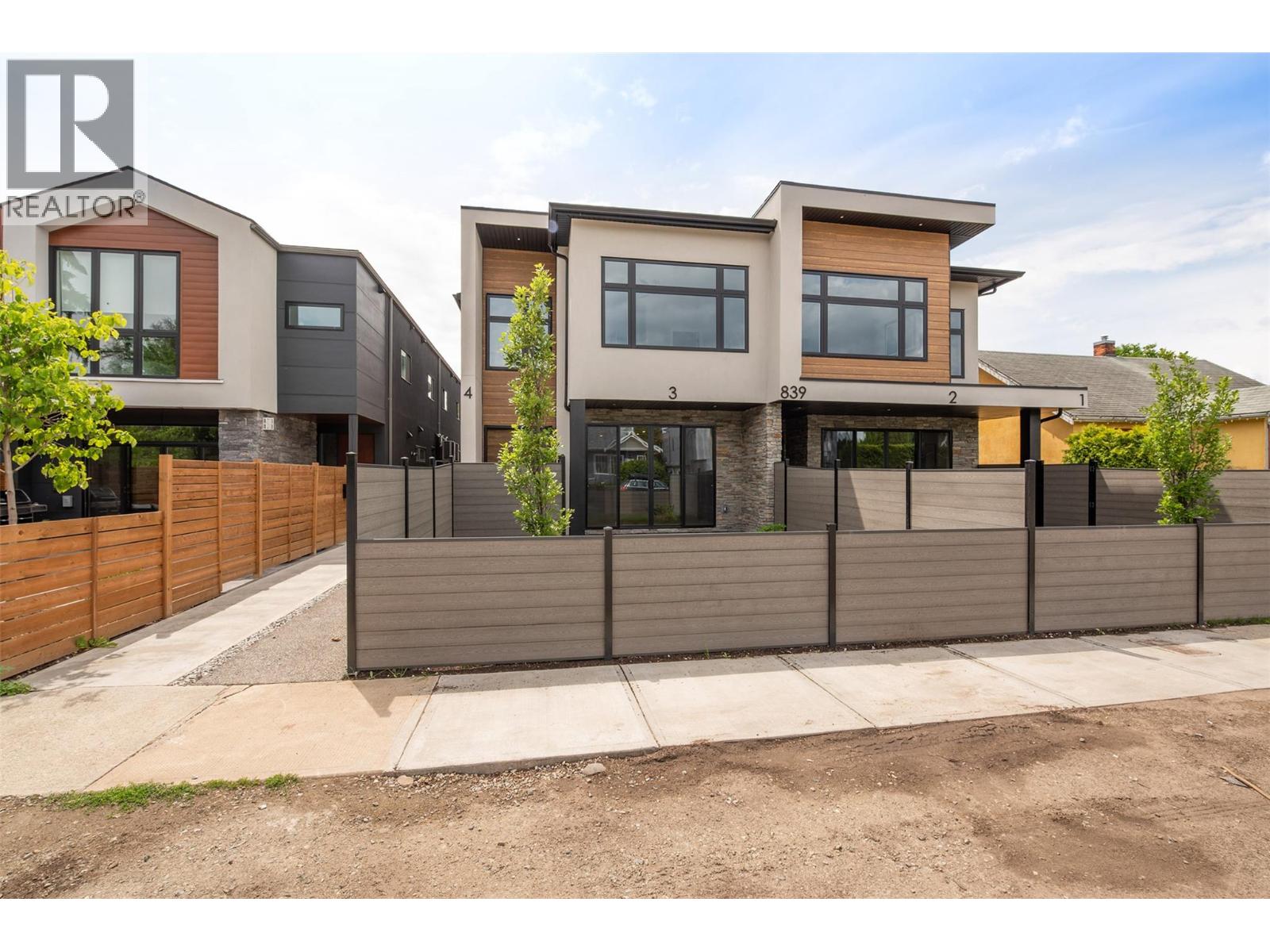 839 Lawson Avenue Unit 4, Kelowna, BC V1Y 6S9