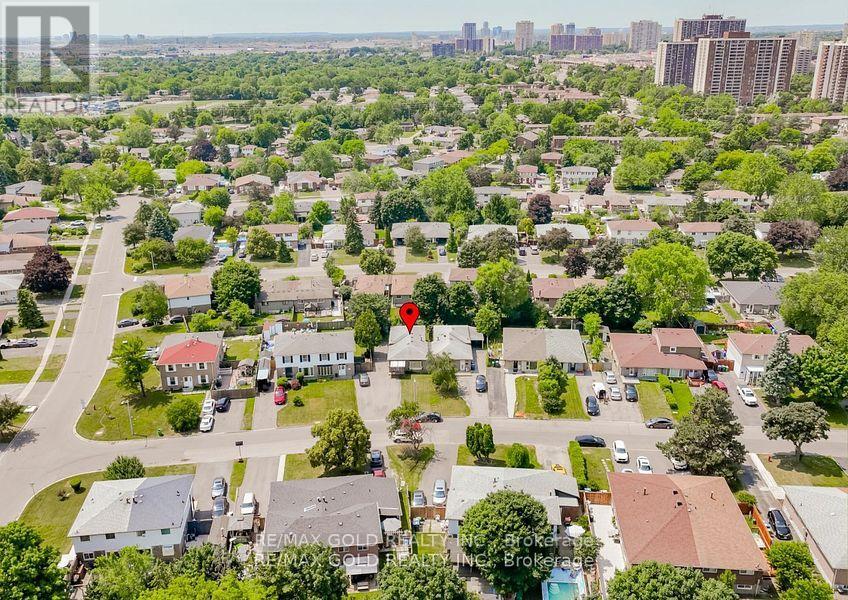 10 Edenridge Dr, Brampton, ON L6T 3B1