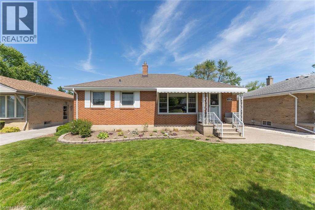 420 Watson Ave, Windsor, ON N8S 3S6