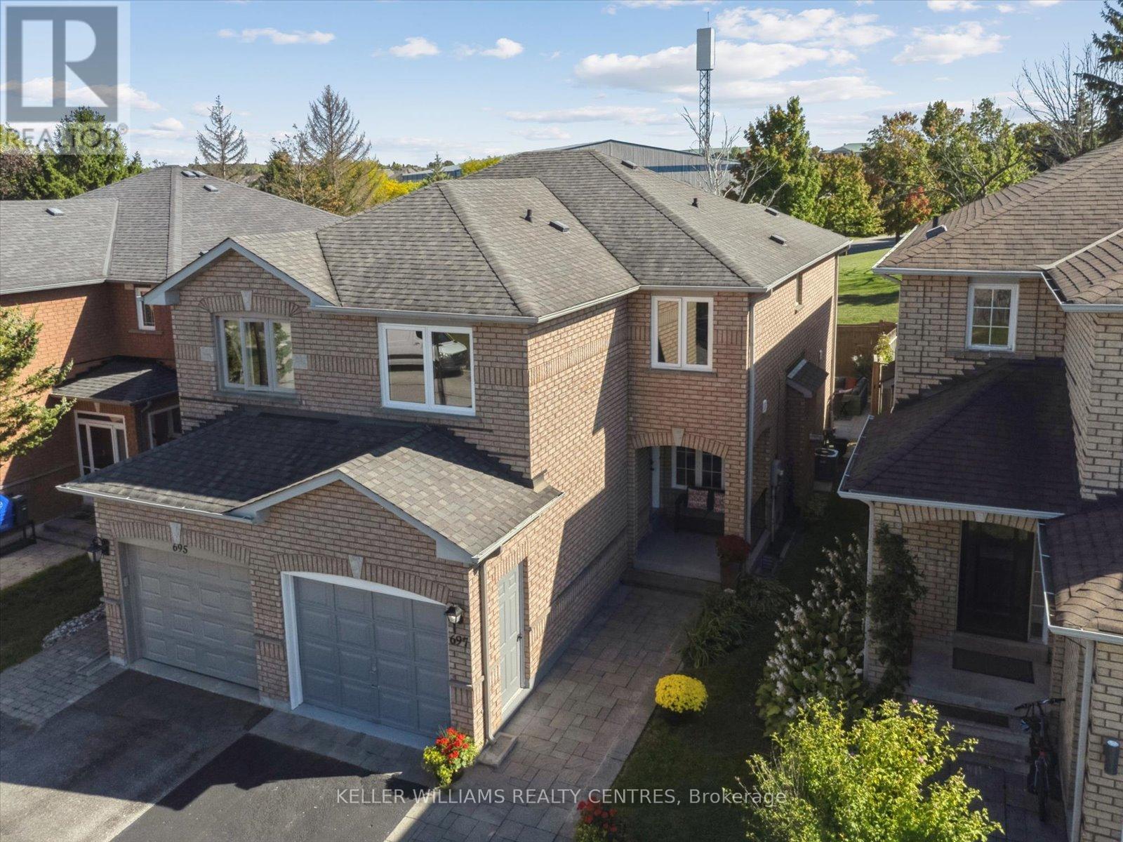 697 Walpole Cres, Newmarket, ON L3X 2B2