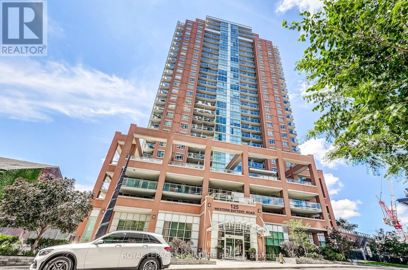 210 125 Western Battery Rd, Toronto, ON M6K 3R8