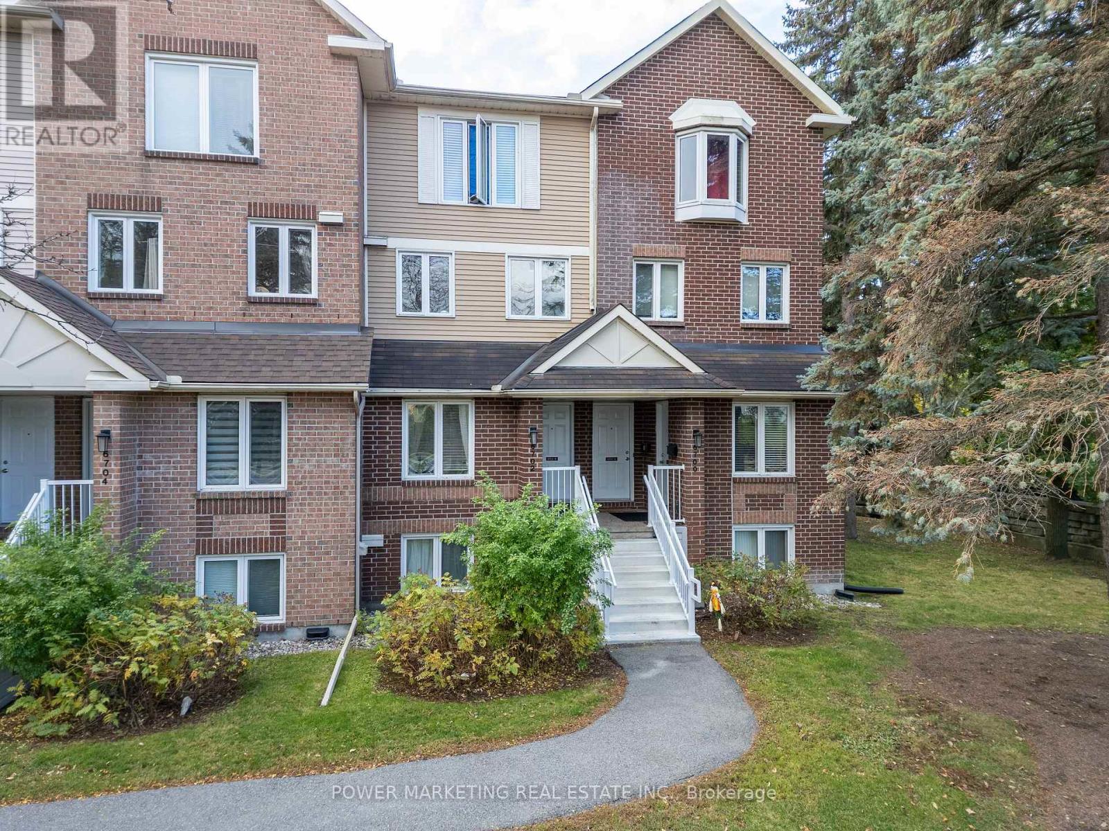 6702 Jeanne-darc Blvd B Blvd, Ottawa, ON K1C 2J1