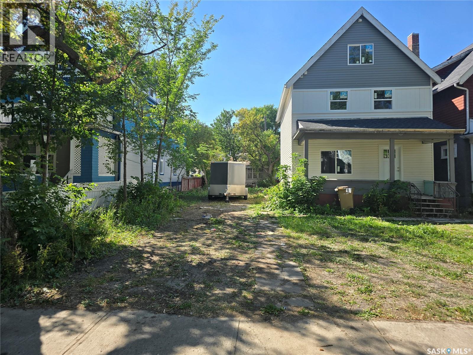 1908 Cameron St, Regina, SK S4T 2V1