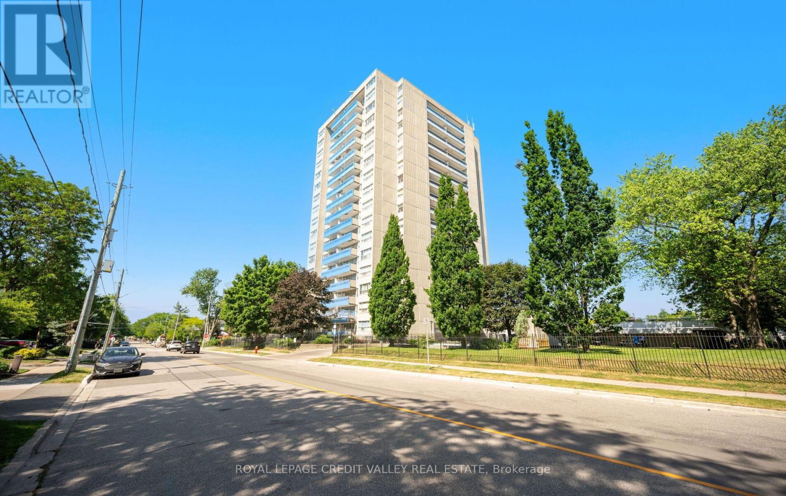 601 2263 Marine Dr, Oakville, ON L6L 5K1