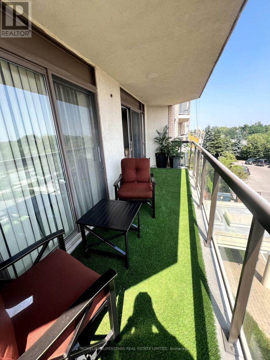 416 300 Ray Lawson Blvd, Brampton, ON L6Y 5H5