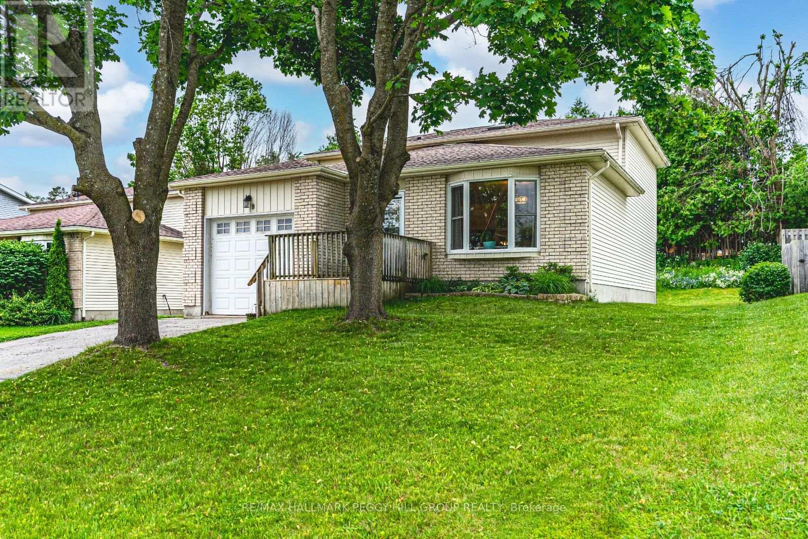 29 First St, Orillia, ON L3V 4A8