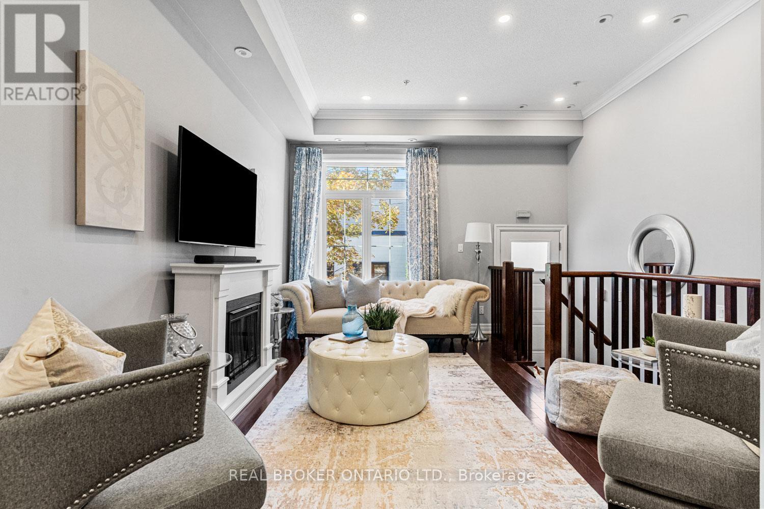 51 St Paul St, Toronto, ON M5A 3H2