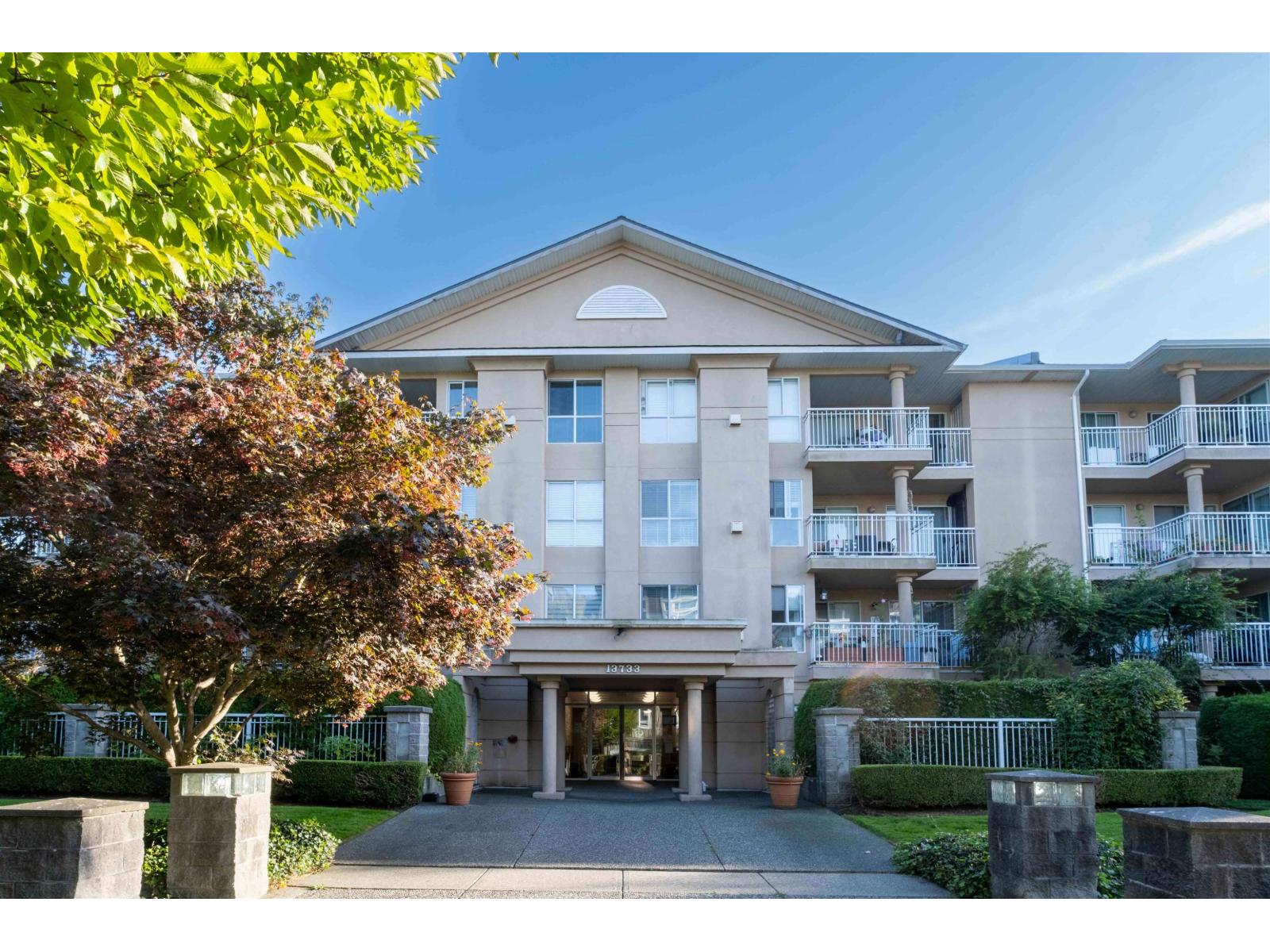 13733 74 Avenue Unit 305, Surrey, BC V3W 1B8