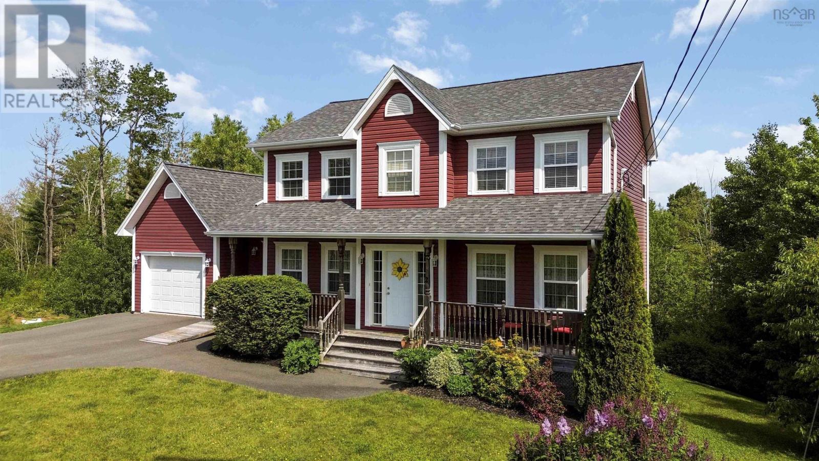 2 Golden Eagle Dr, North Kentville, NS B4N 0E5