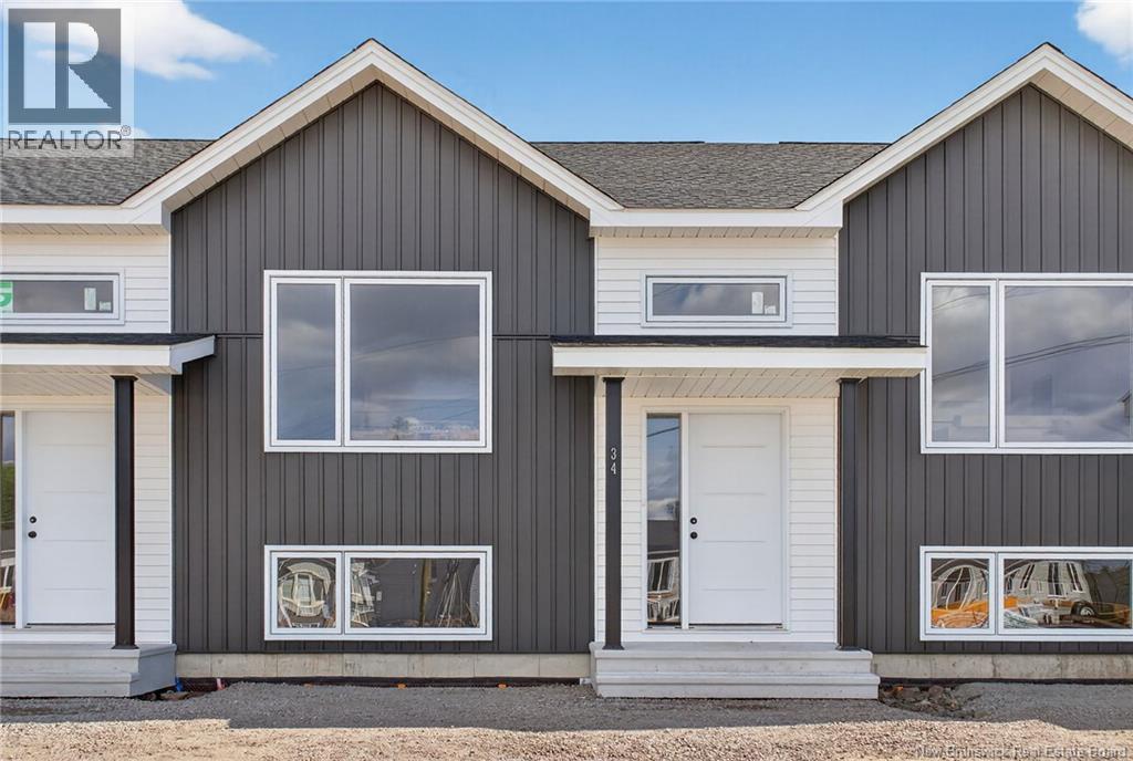 34 Cedric Ct, Dieppe, NB E1A 7K4