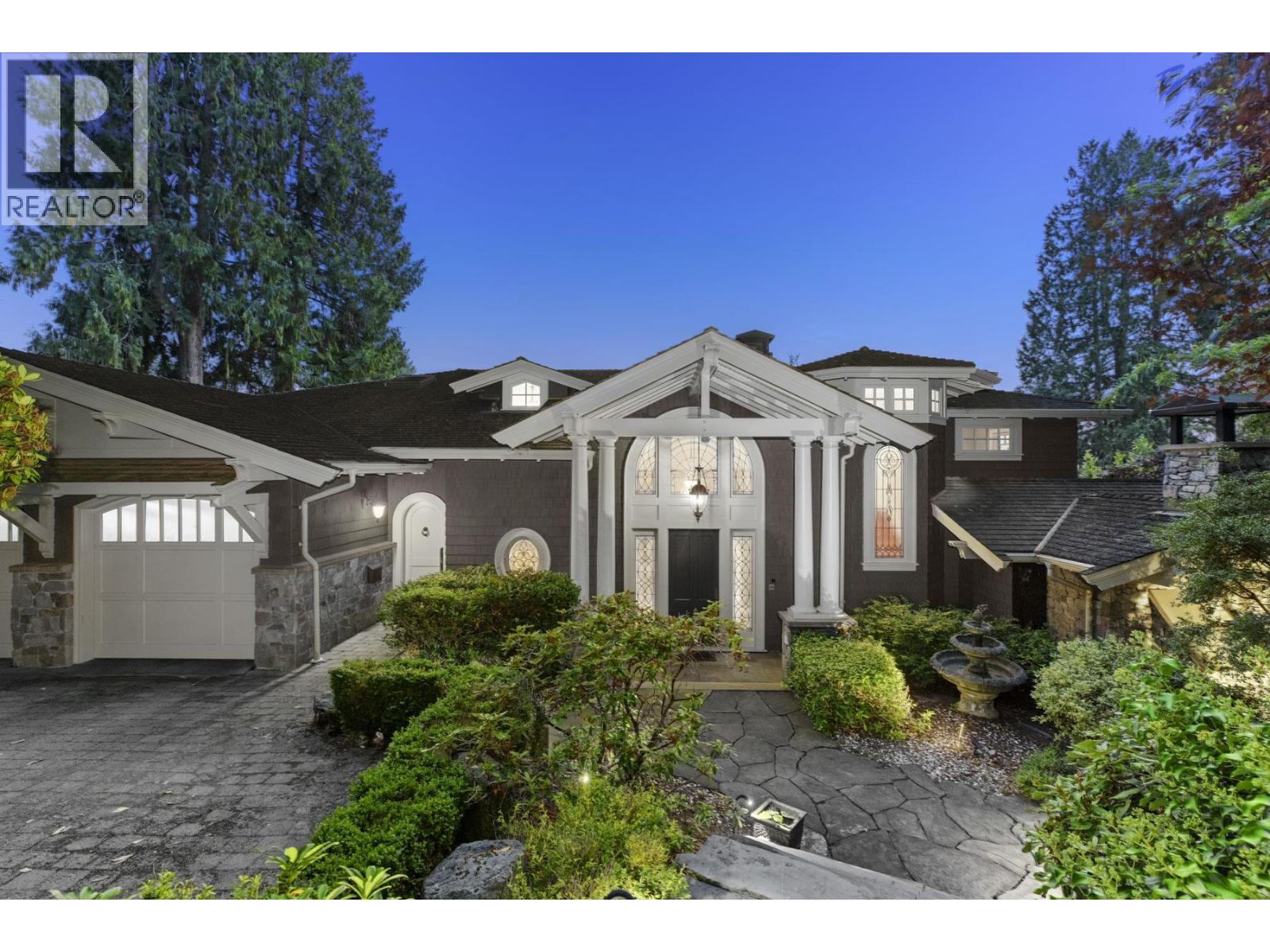 3090 Mathers Ave, West Vancouver, BC V7V 2K4
