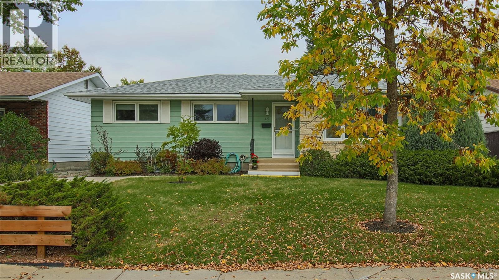 42 Hawkes Ave, Regina, SK S4X 1B4