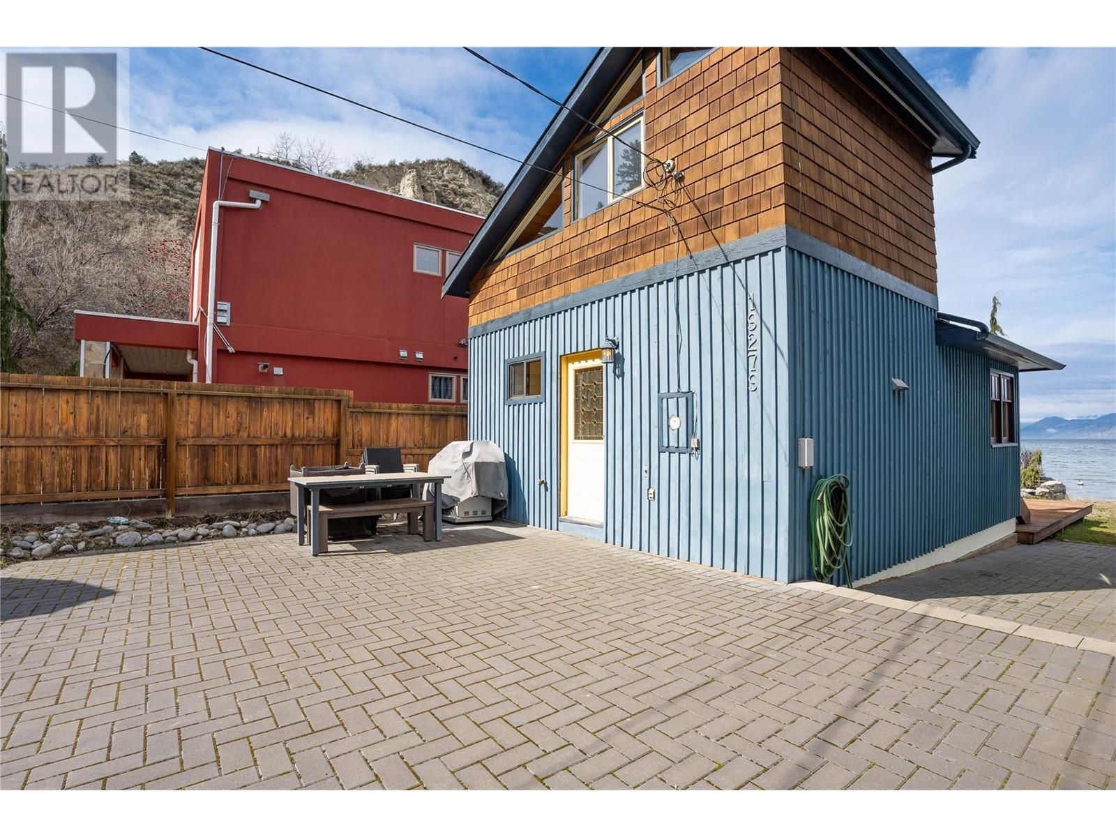 19279 Lakeshore Dr N, Summerland, BC V0H 1Z6