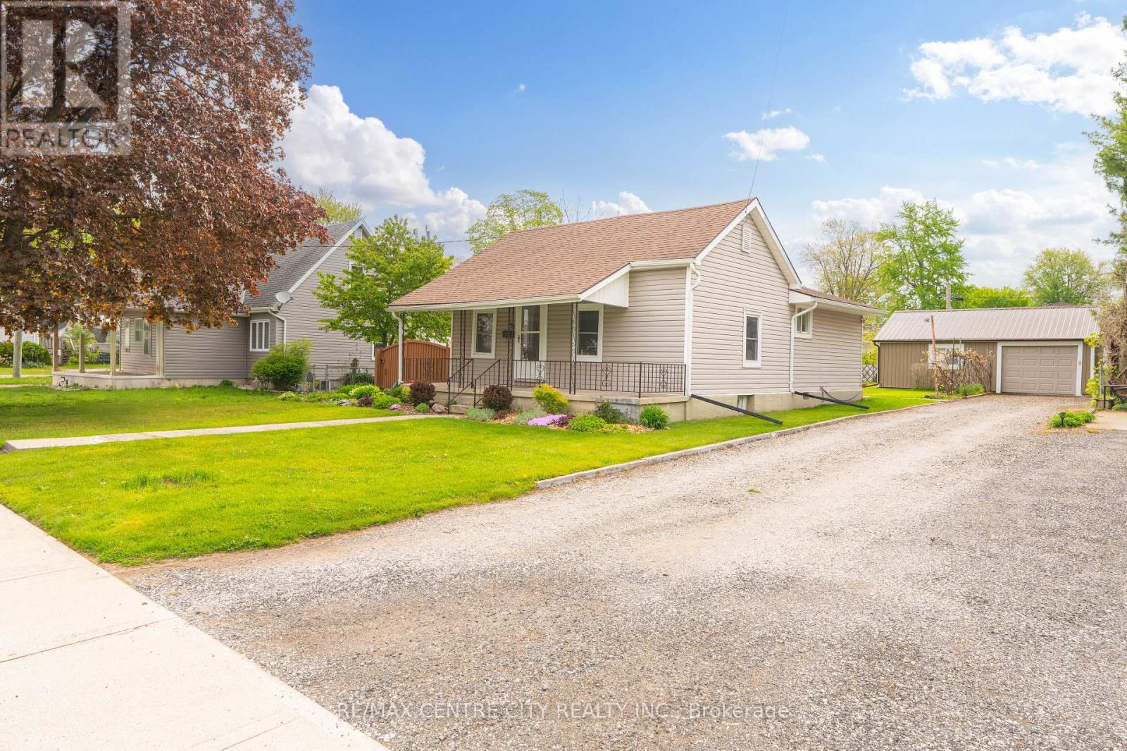 70 Scott St W, Strathroy-caradoc Sw, ON N7G 1J4