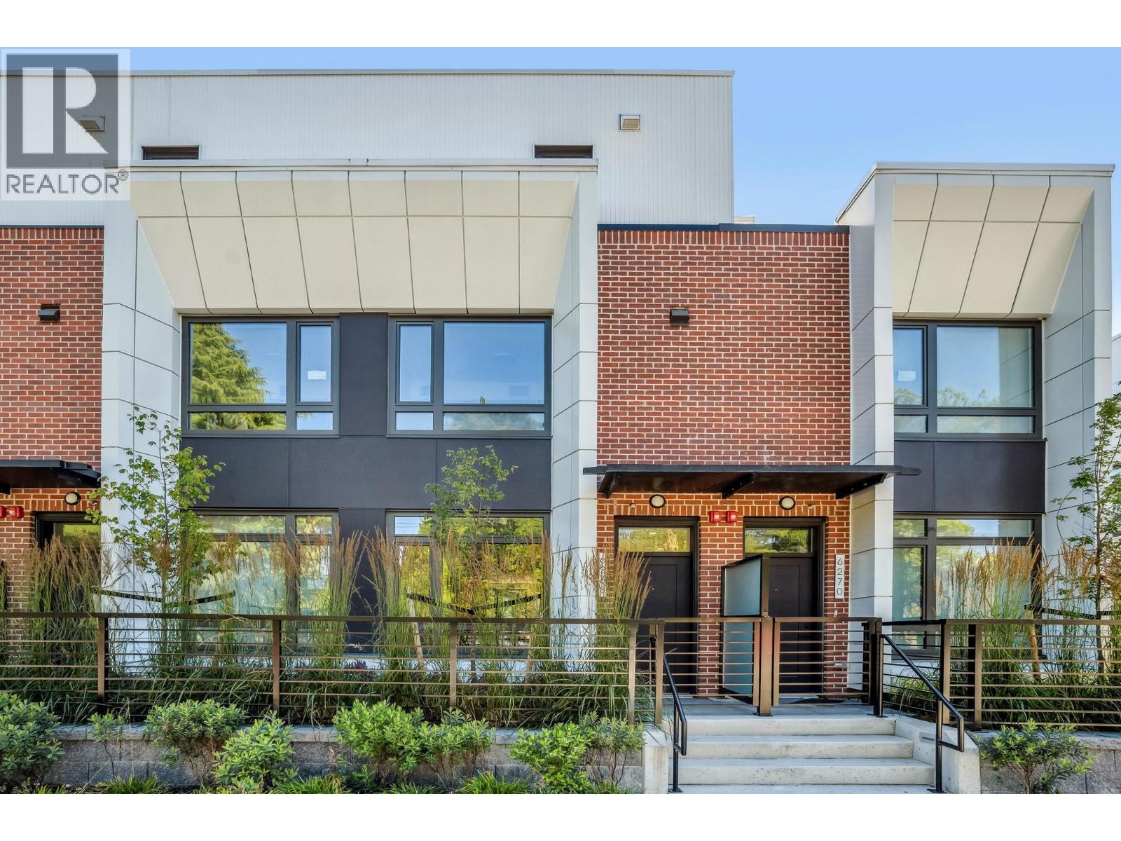 6268 Oak St, Vancouver, BC V6M 2W4