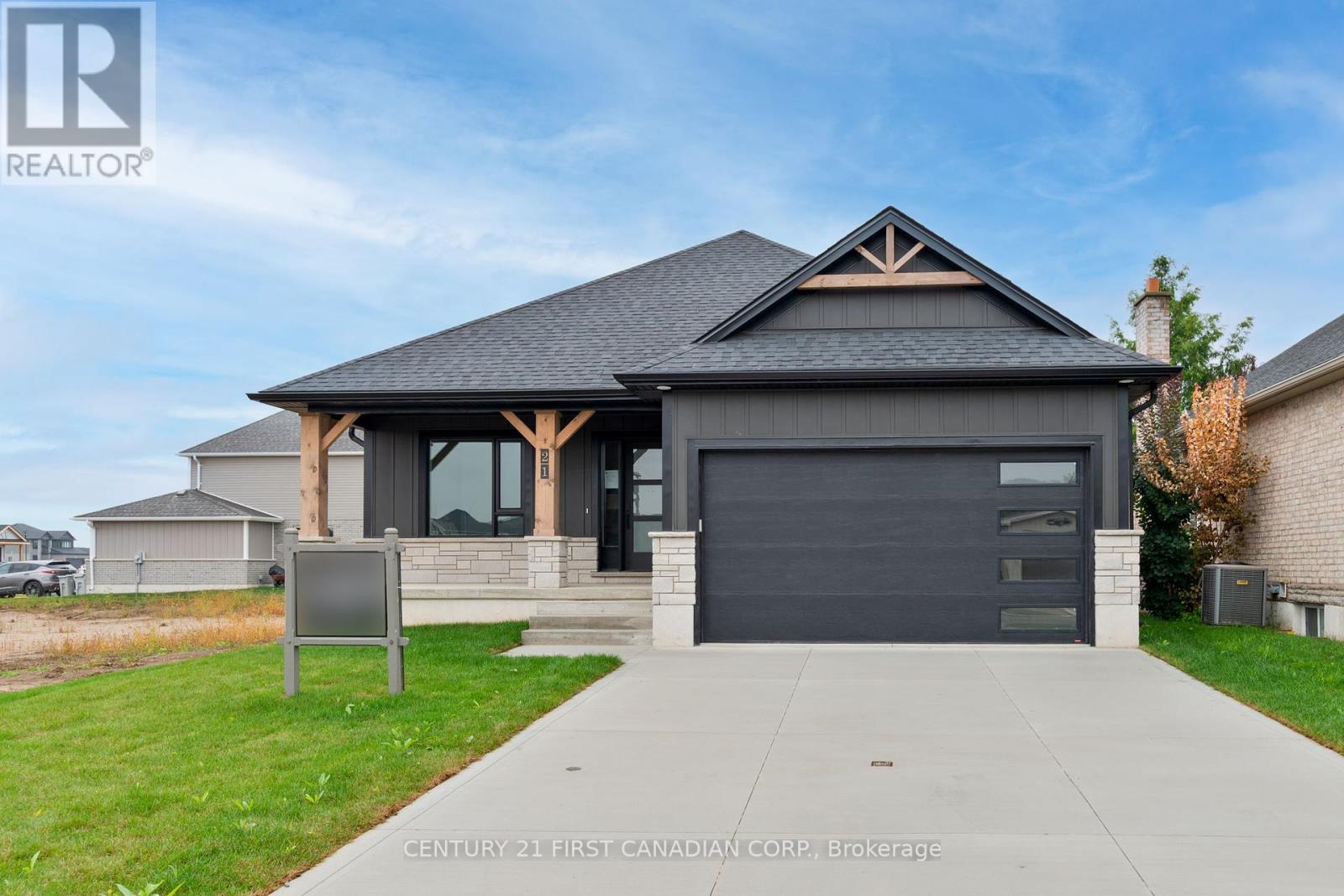 21 Hamilton St, North Middlesex, ON N0M 1A0