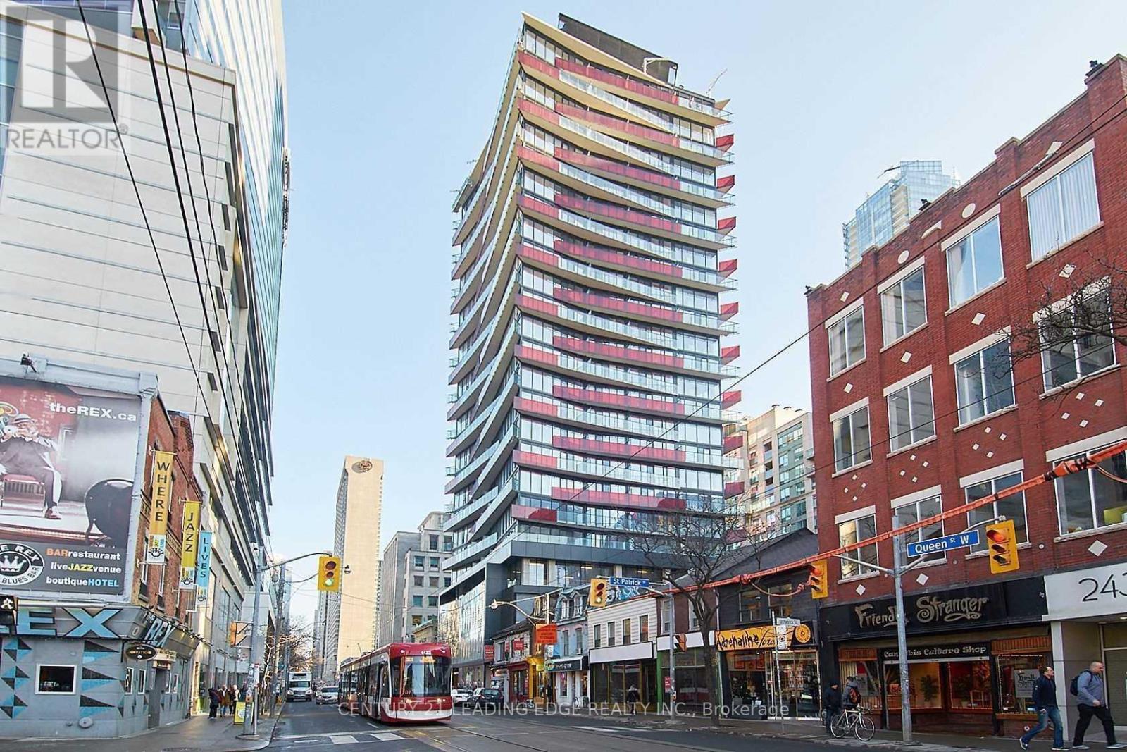 712 215 Queen St W, Toronto, ON M5V 0P5