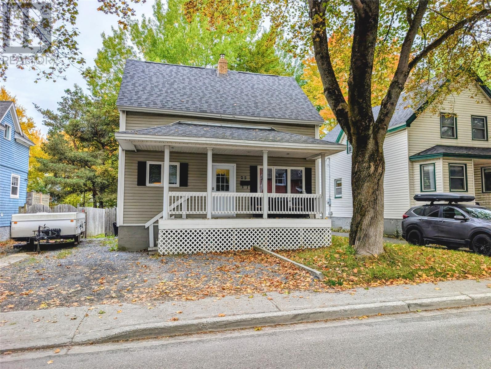 25 Central St, Corner Brook, NL A2H 2M2