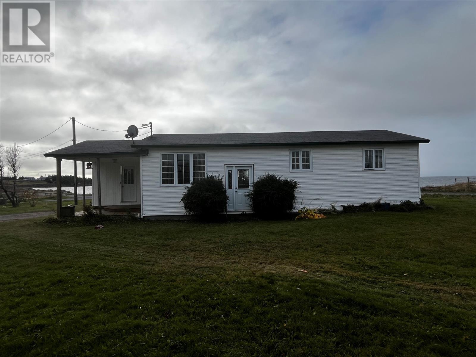 18 Lower Rd, Hearts Delight-islington, NL A0B 2E0