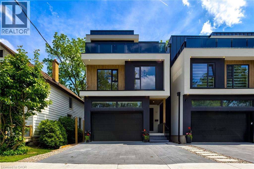93 Oak St, Cambridge, ON N1R 4L3