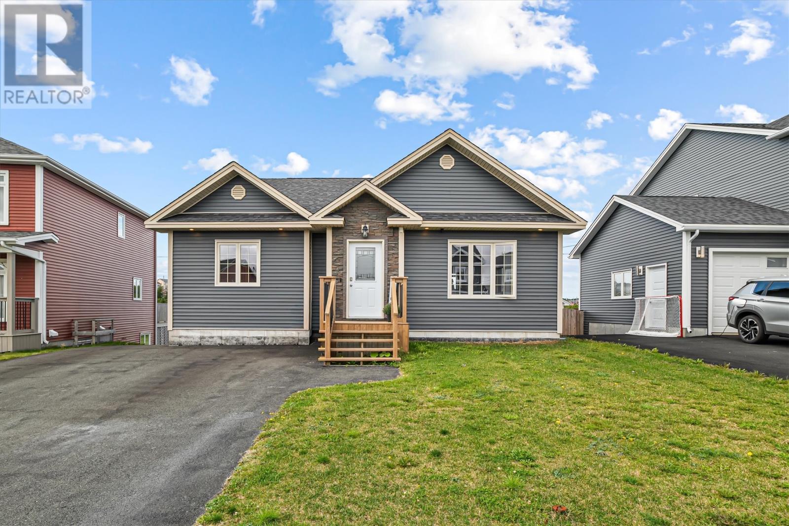 68 Acharya Dr, Paradise, NL A1L 4A4