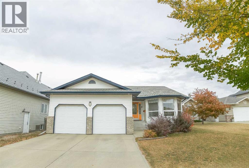11 Falcon Ridge Dr, Sylvan Lake, AB T4S 1Z2