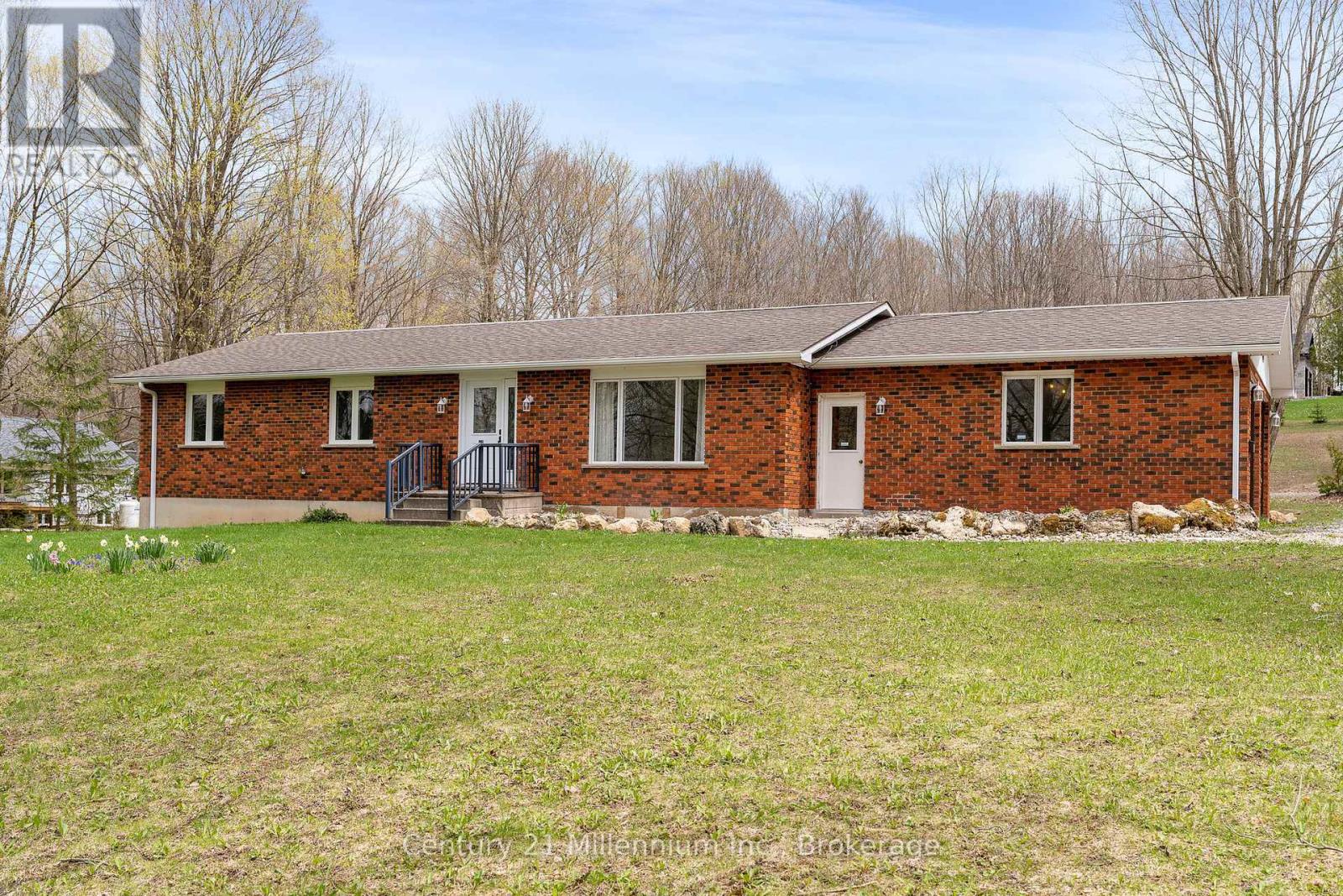 205 Napoleon St, Grey Highlands, ON N0C 1E0