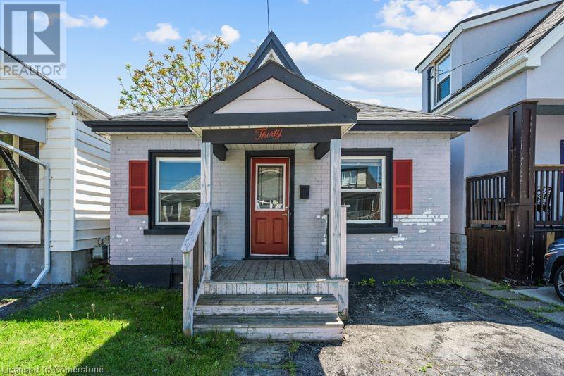 30 Robins Ave, Hamilton, ON L8H 4M9