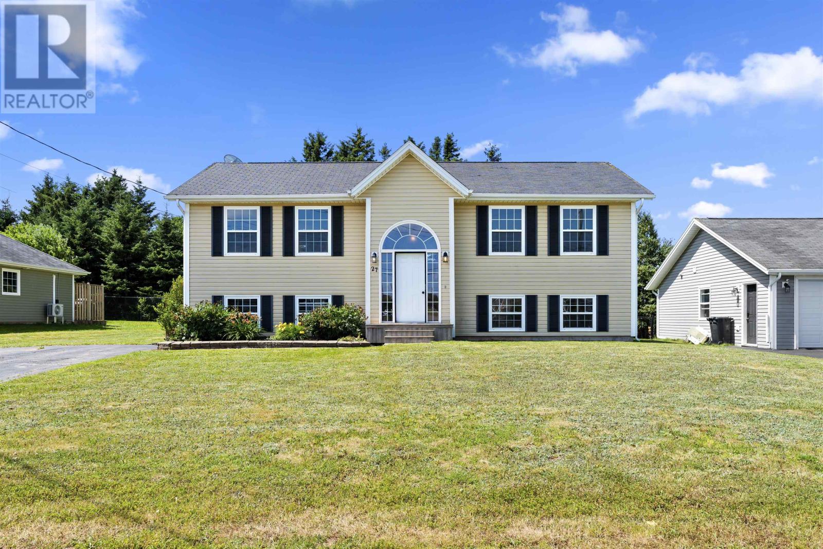27 Raspberry Ave, Charlottetown, PE C1E 0B4