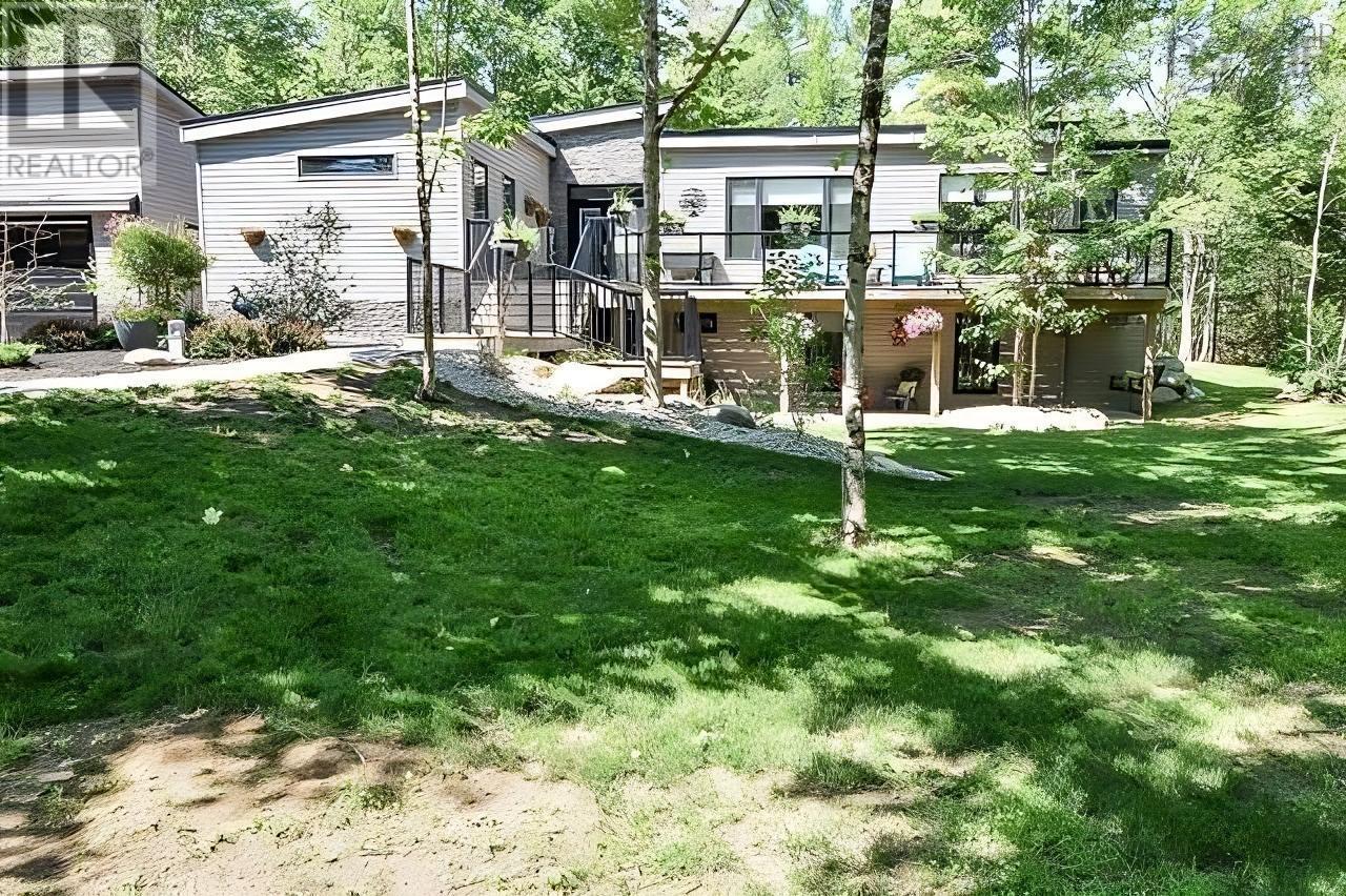23 Blueberry Station Dr, Wentzells Lake, NS B0R 1E0