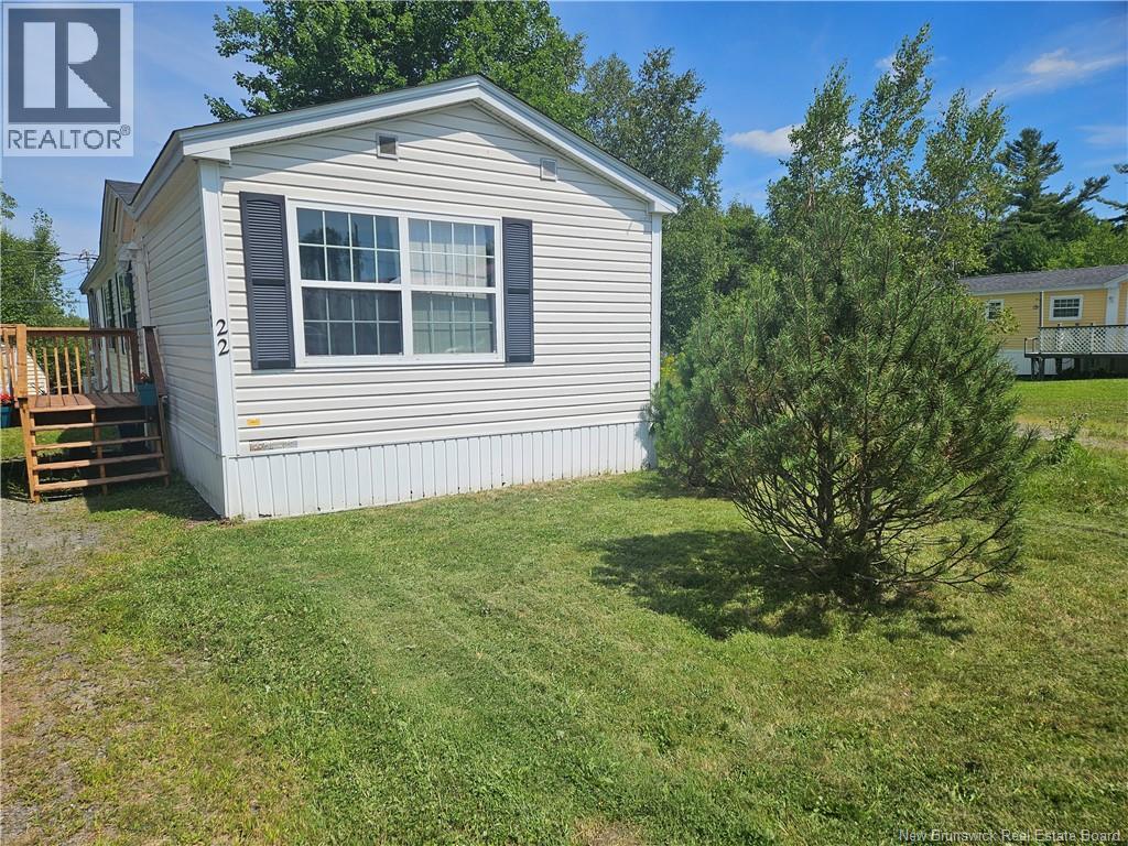 22 Leslee Dr, Lincoln, NB E3B 6W5