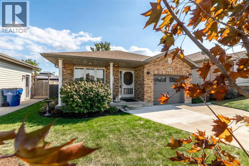 33 Azar Ave, Chatham-Kent, ON N0P 2L0