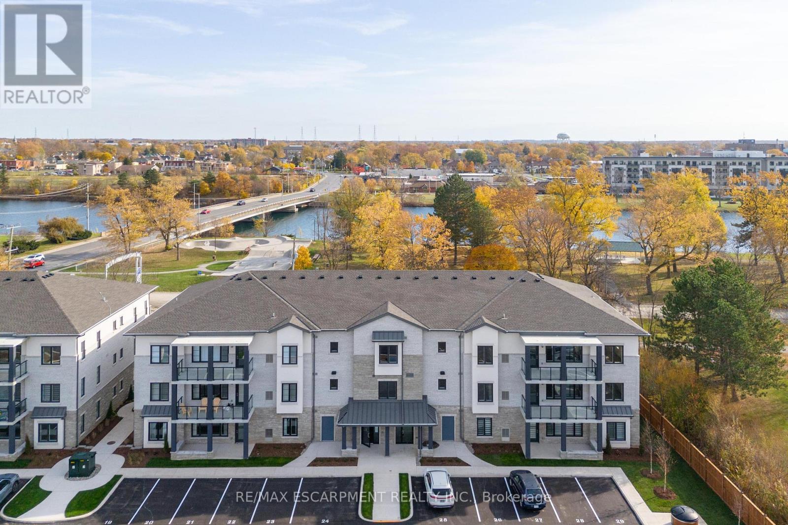 309 123 Lincoln St, Welland, ON L3C 6P8