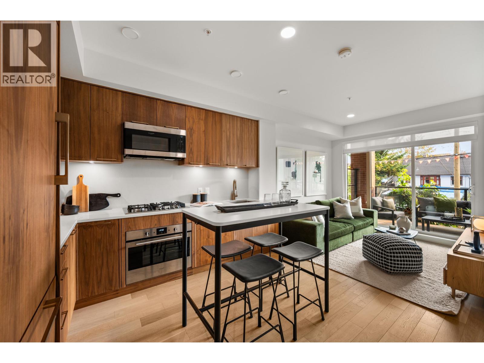 2550 Garden Drive Unit 202, Vancouver, BC V5N 4X6