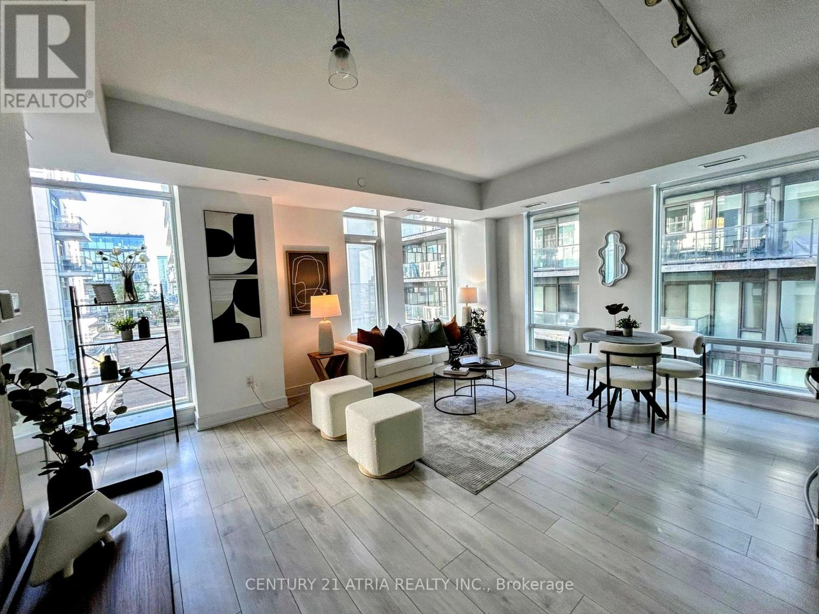 1503 525 Adelaide St W, Toronto, ON M5V 3W8