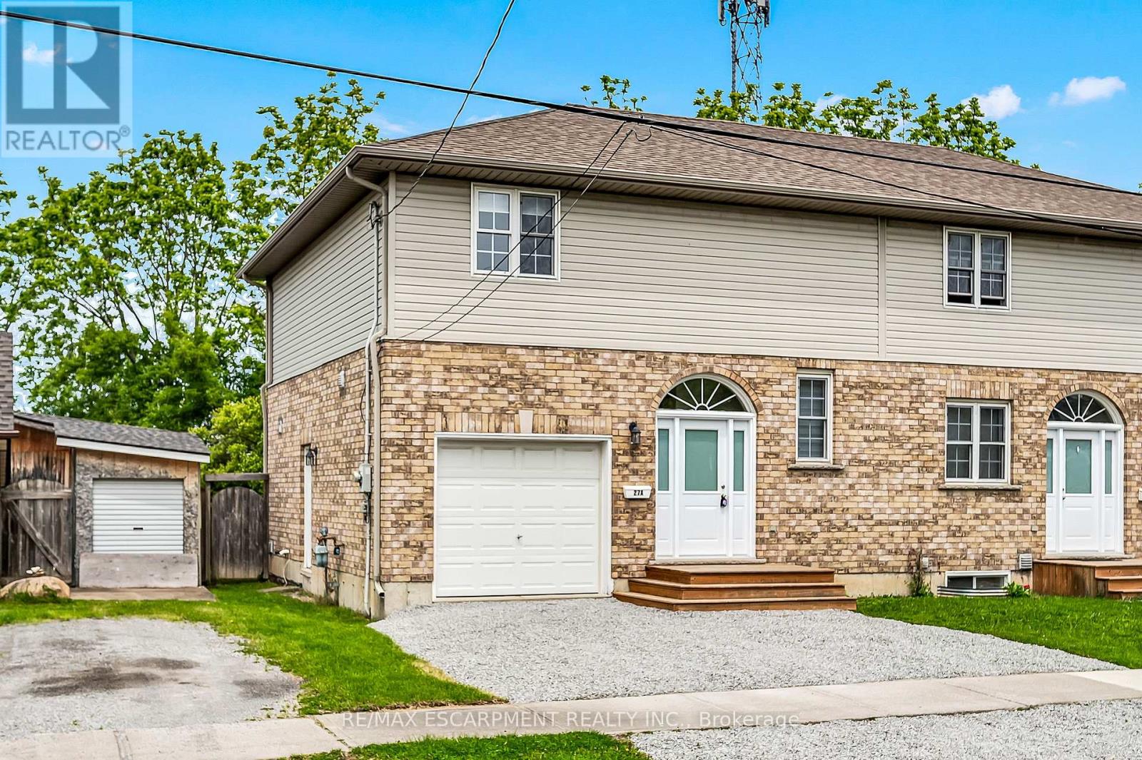 27 Walnut St #a, St. Catharines Oakdale, ON L2T 1H6