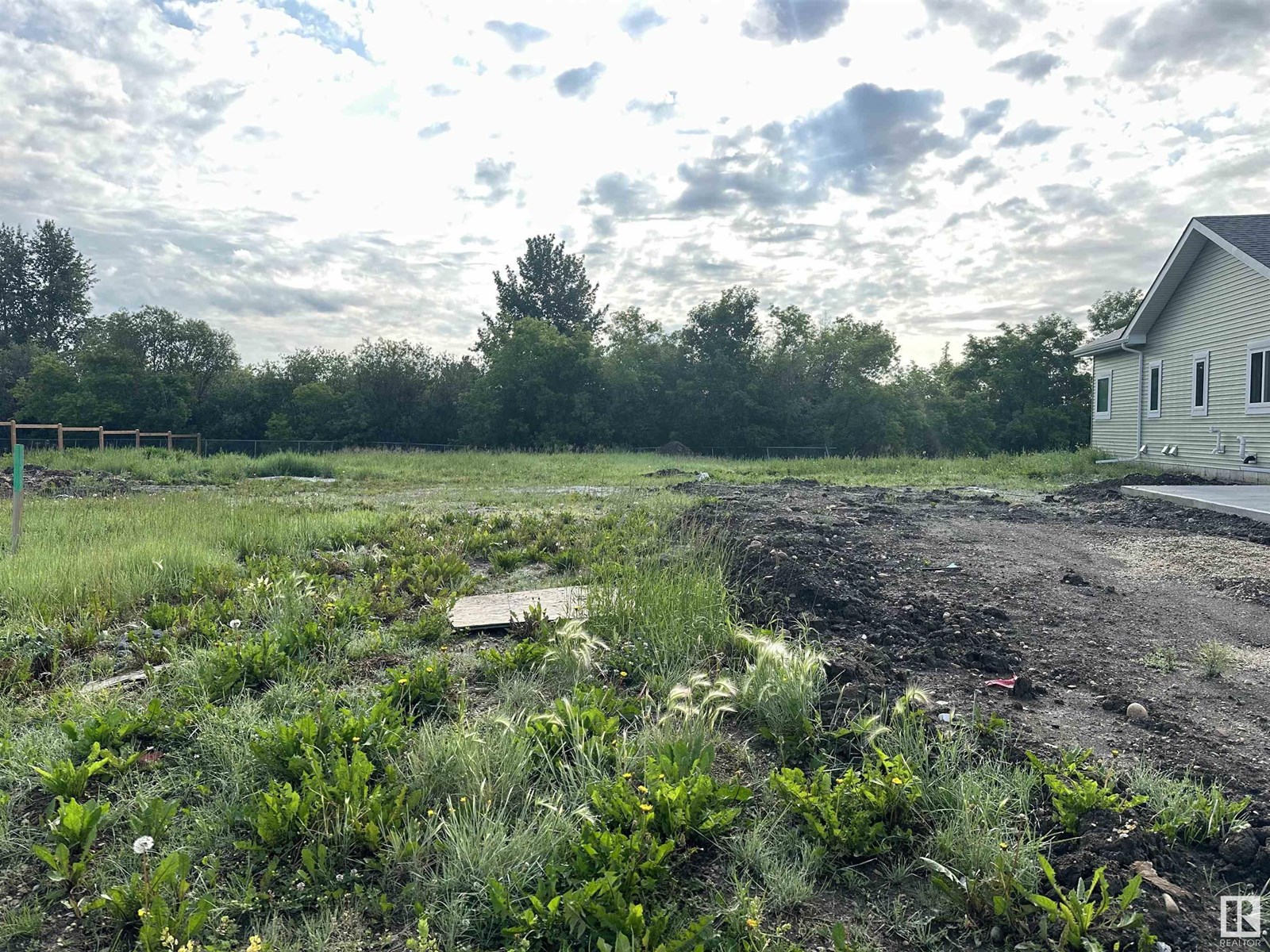 55 St Unit 5201, Wabamun, AB T0E 2K0