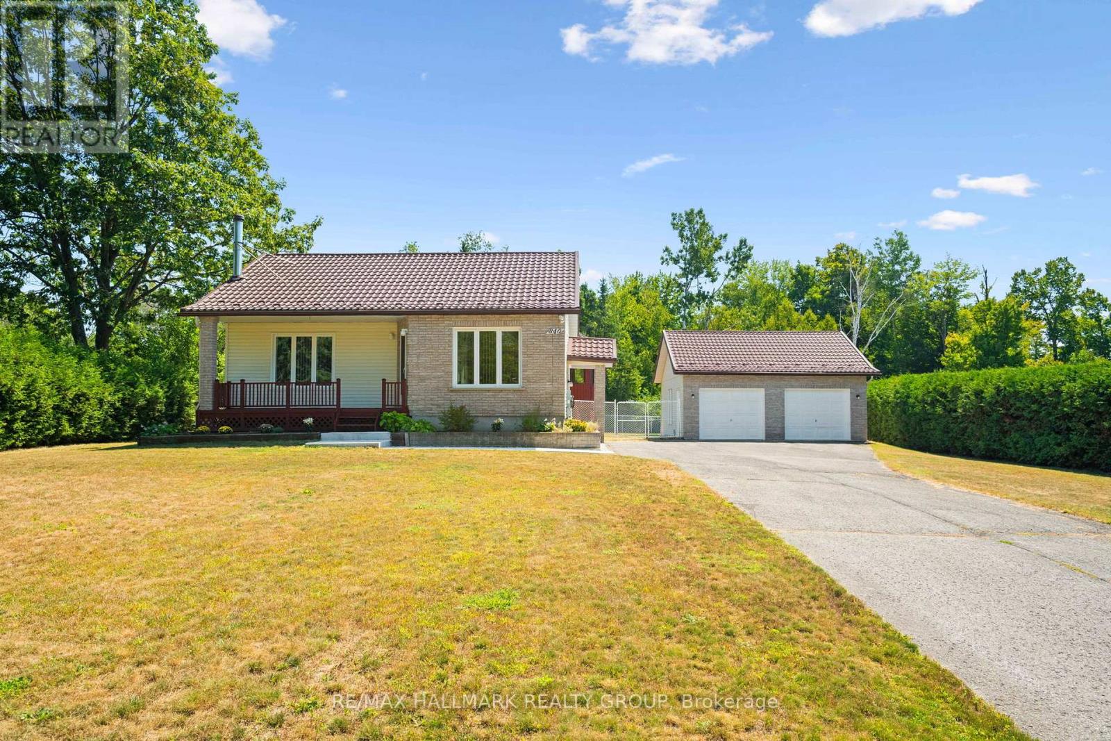 840 Du Golf Rd, Clarence-Rockland, ON K0A 2A0