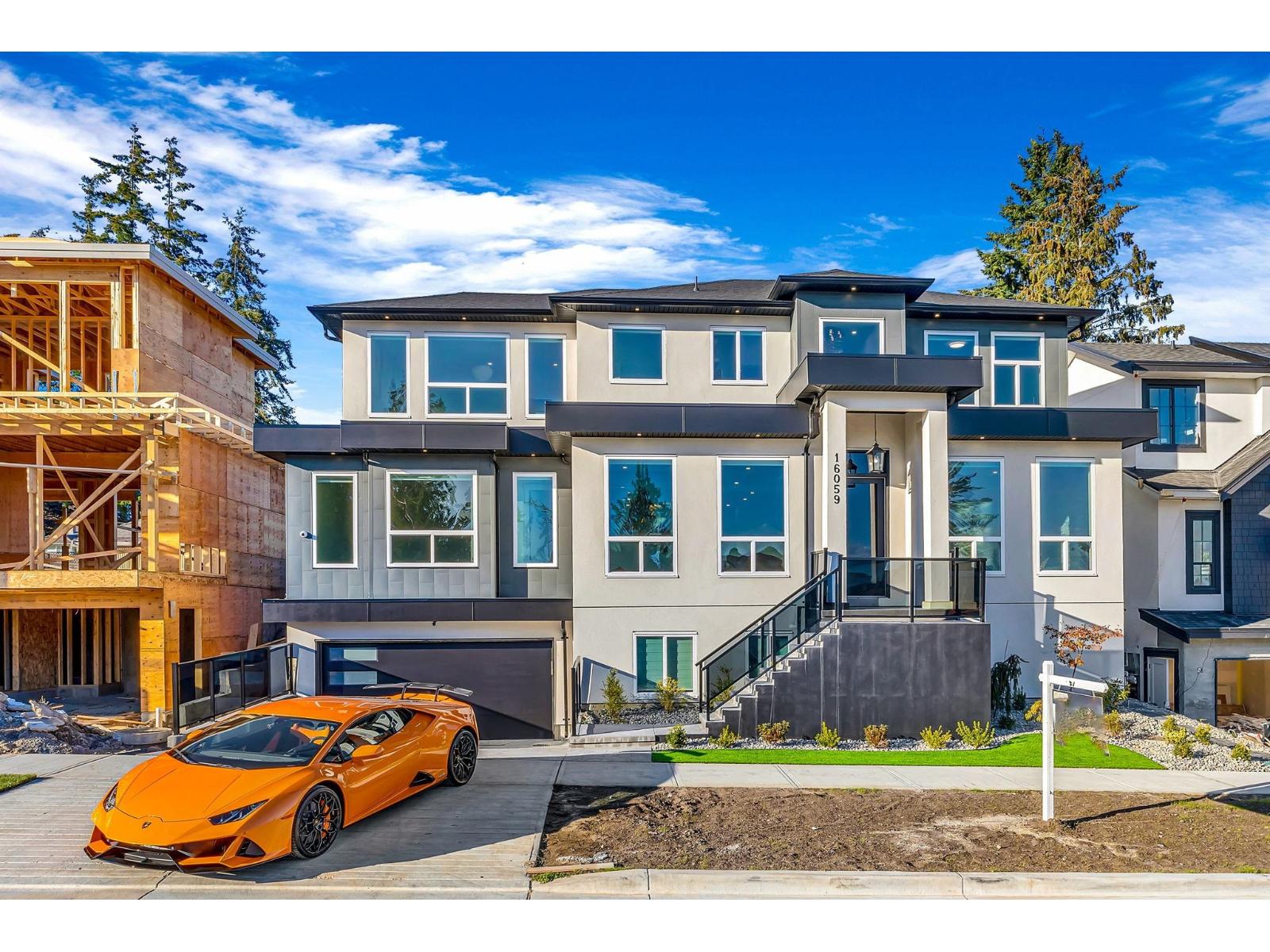 9 Avenue Unit 16059 #a, Surrey, BC V4A 4W5