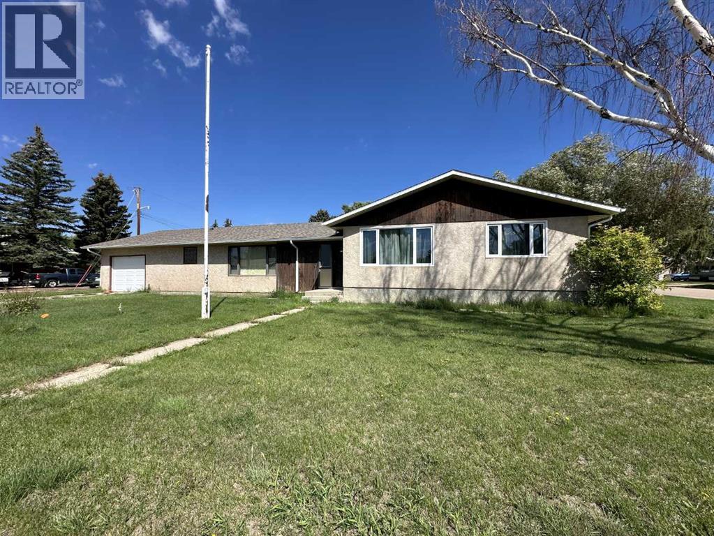 401 3 Avenue West, Foremost, AB T0K 0X0