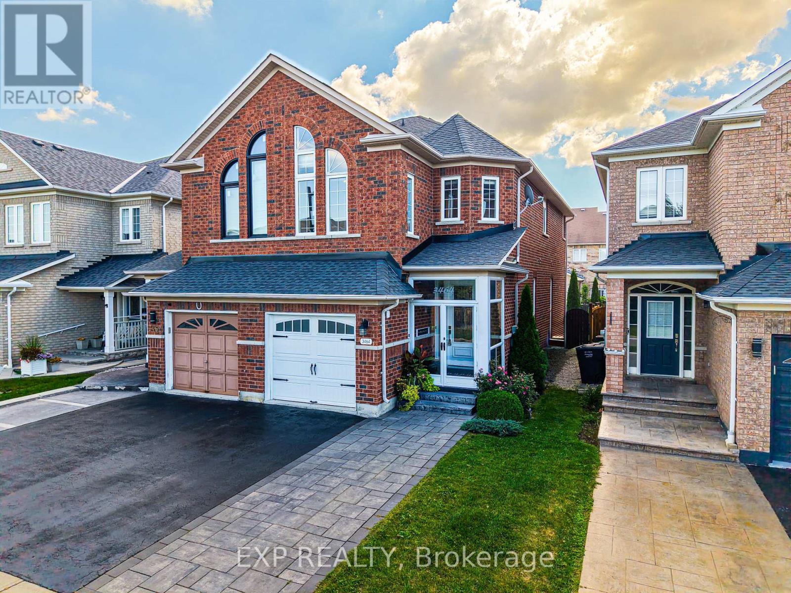 3464 Fountain Park Ave, Mississauga, ON L5M 7E3
