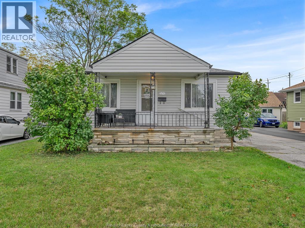 615 Bensette St, Windsor, ON N8X 2Y8