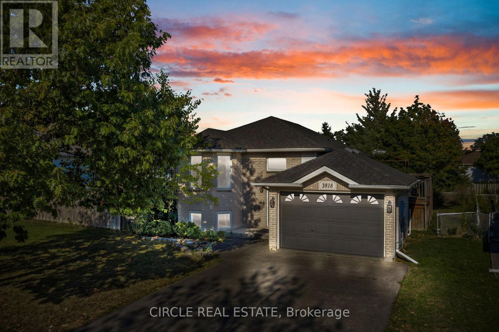 3818 Yellowood St, Windsor, ON N9E 4T3