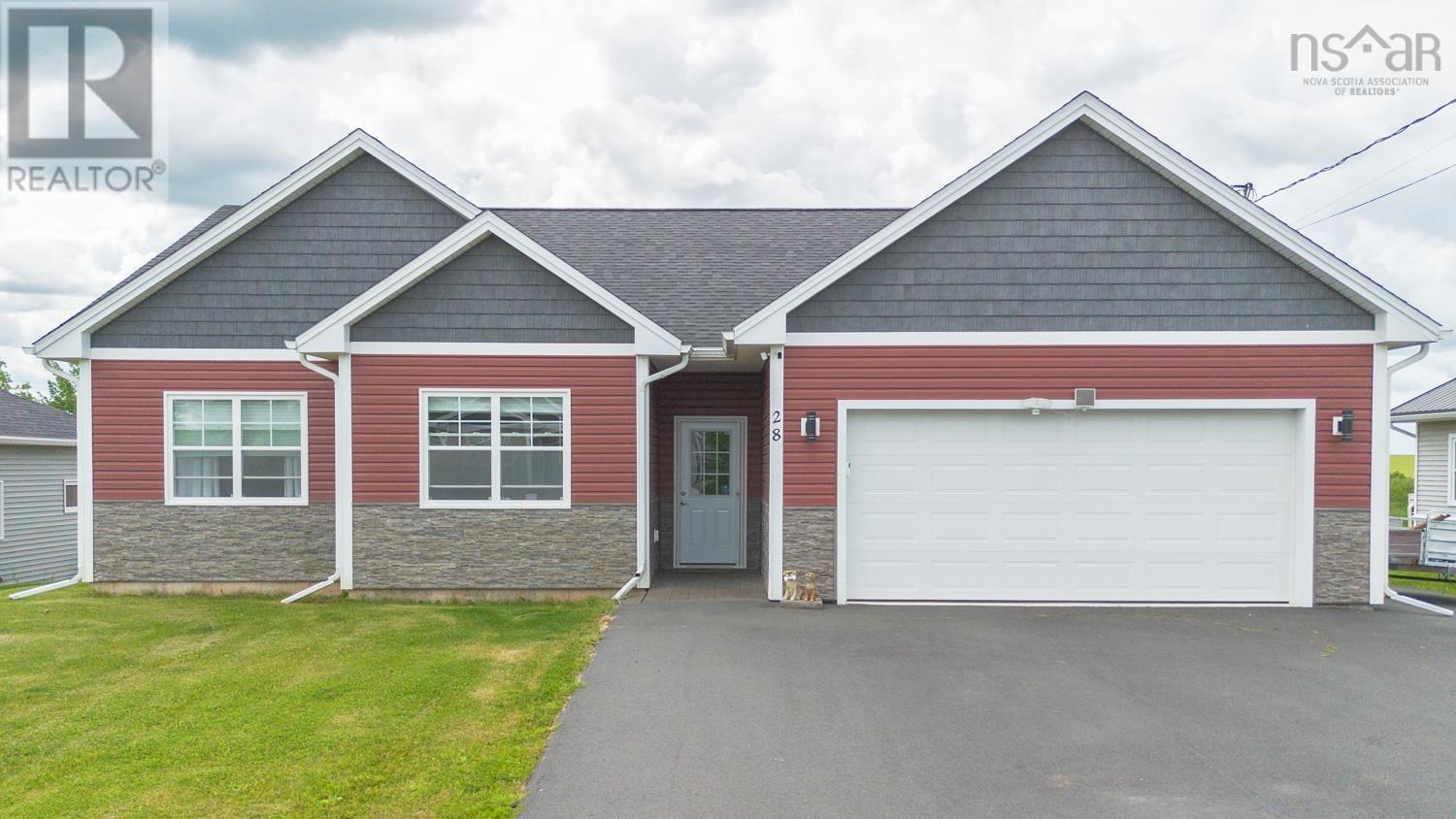 28 Ridge Ave, Stewiacke, NS B0N 2J0