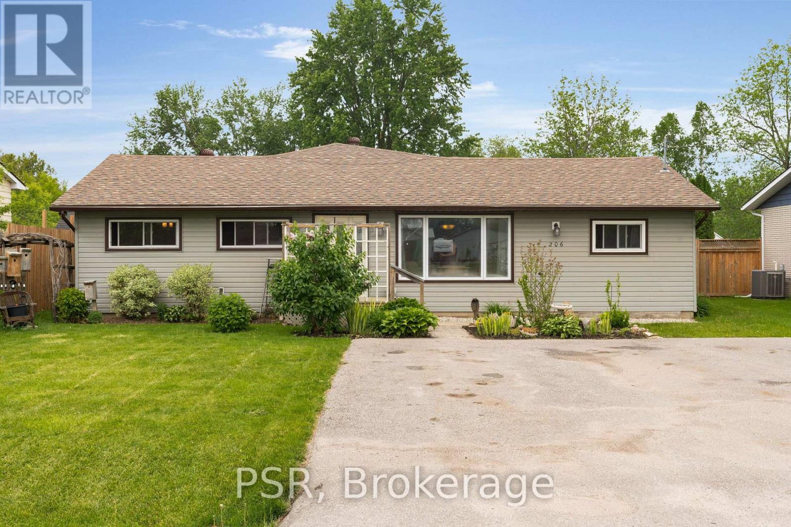 206 William St, Clearview, ON L0M 1S0