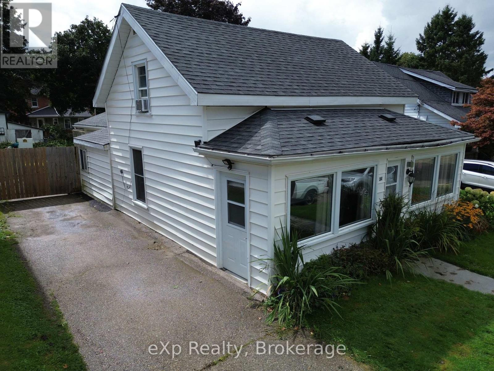 34 Queen St, Grey Highlands, ON N0C 1H0