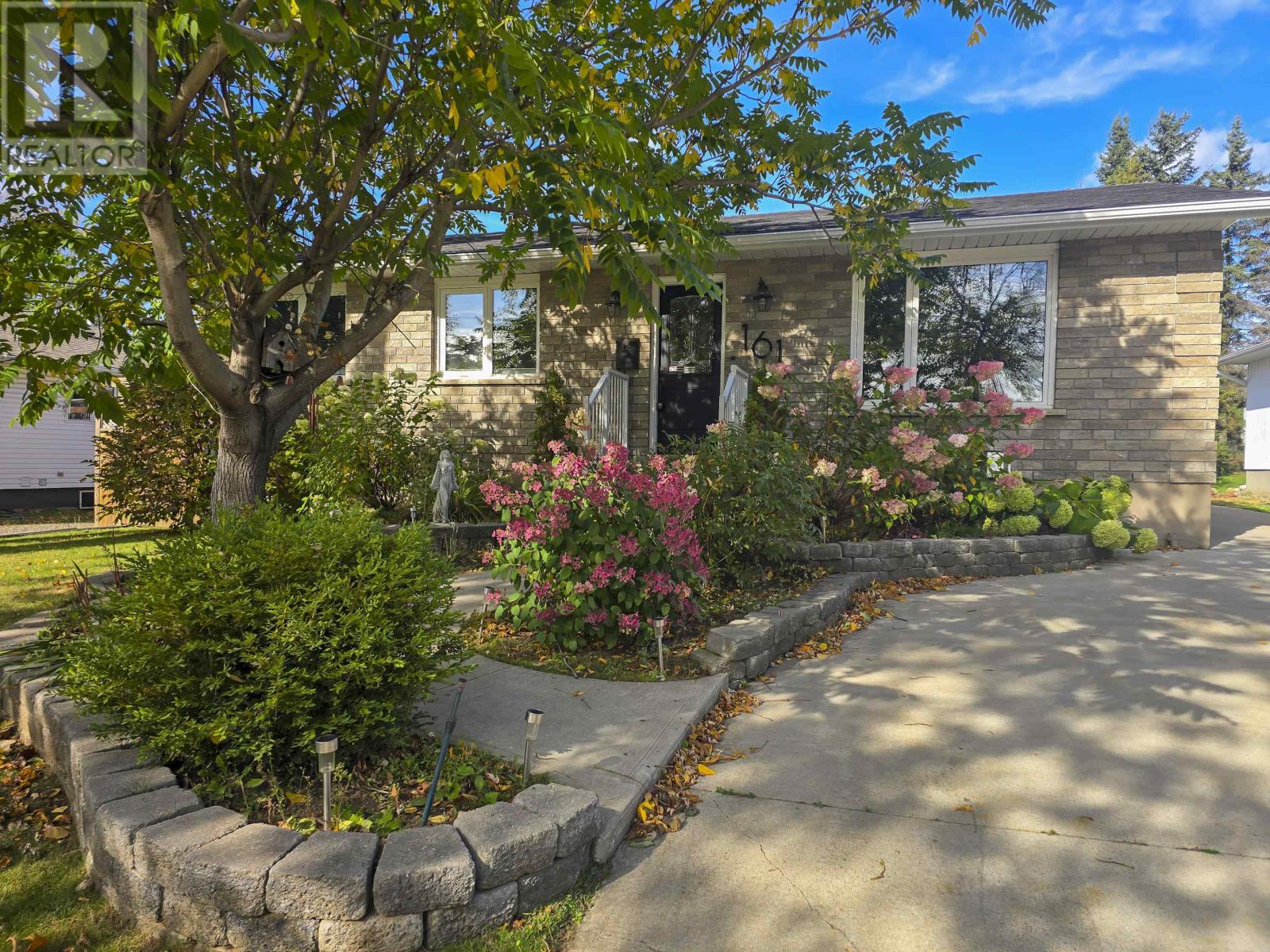 161 Fairbank Cres, Thunder Bay, ON P7B 5M1